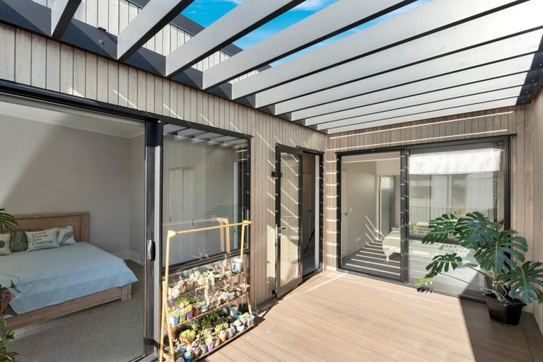 Photo of property in 2 Kerewhenua Crescent, Hobsonville, Auckland, 0616