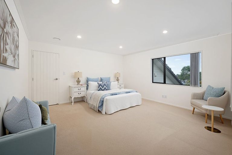 Photo of property in 104 San Marino Drive West, Henderson, Auckland, 0612
