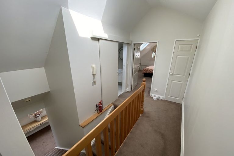 Photo of property in 16j Hobson Street, Thorndon, Wellington, 6011