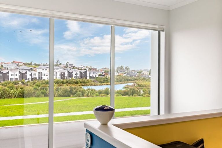 Photo of property in 32 Owen Chapman Drive, Red Beach, 0932