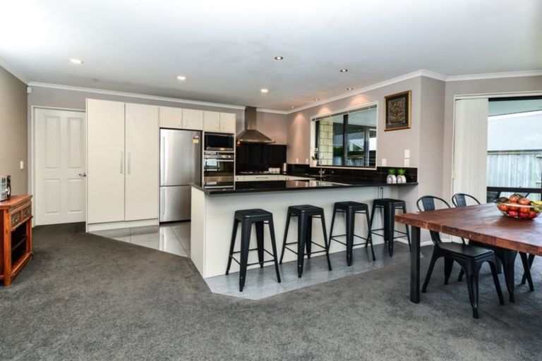 Photo of property in 158 Saint James Drive, Huntington, Hamilton, 3210