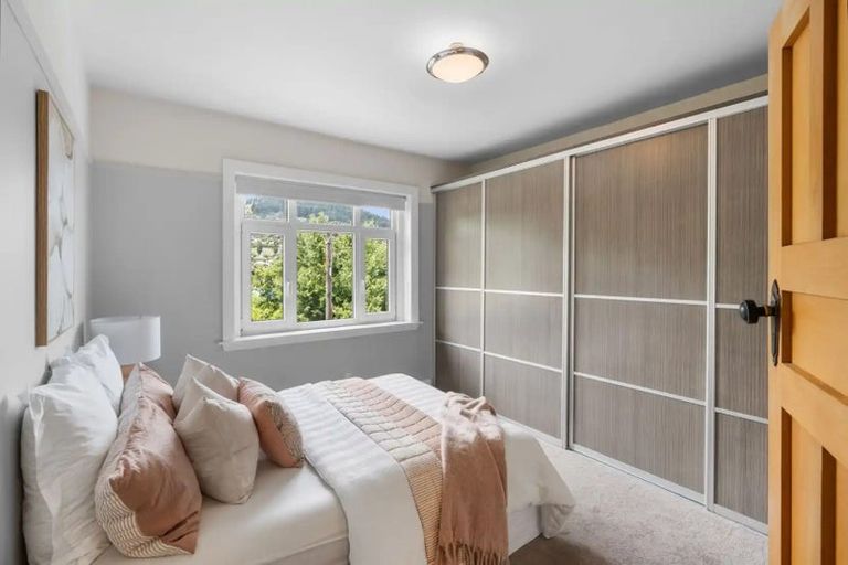 Photo of property in 11 Hawkhurst Road, Lyttelton, 8082