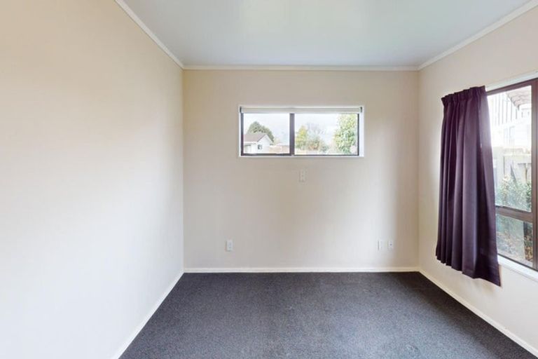 Photo of property in 17 Mercury Street, Milson, Palmerston North, 4414