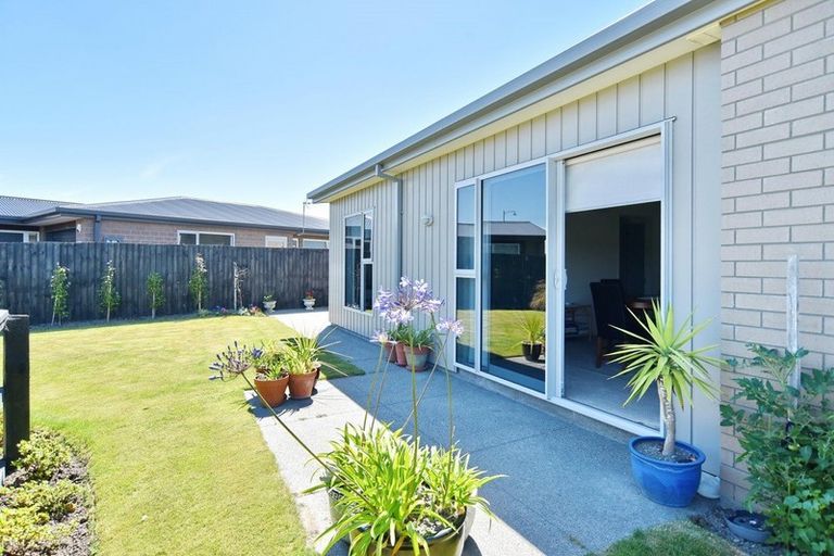Photo of property in 1 Glenbarr Lane, Broomfield, Christchurch, 8042