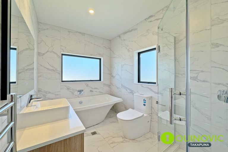Photo of property in 7d Buisson Glade, West Harbour, 0618