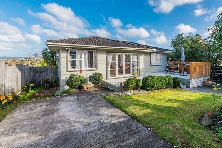 Photo of property in 19 Donovan Avenue, Massey, Auckland, 0614