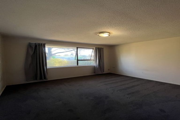 Photo of property in 2 Lodge Place, Ilam, Christchurch, 8041