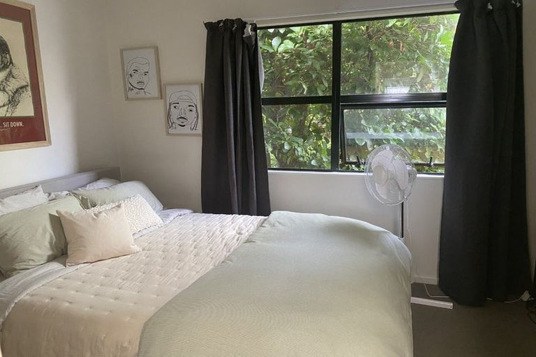 Photo of property in 2u5 Malcolm Lane, Thorndon, Wellington, 6011