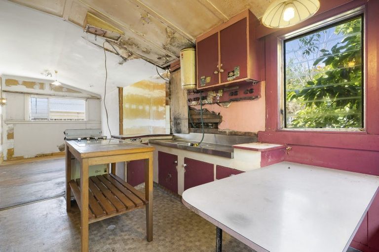 Photo of property in 81 Brougham Street, Mount Victoria, Wellington, 6011