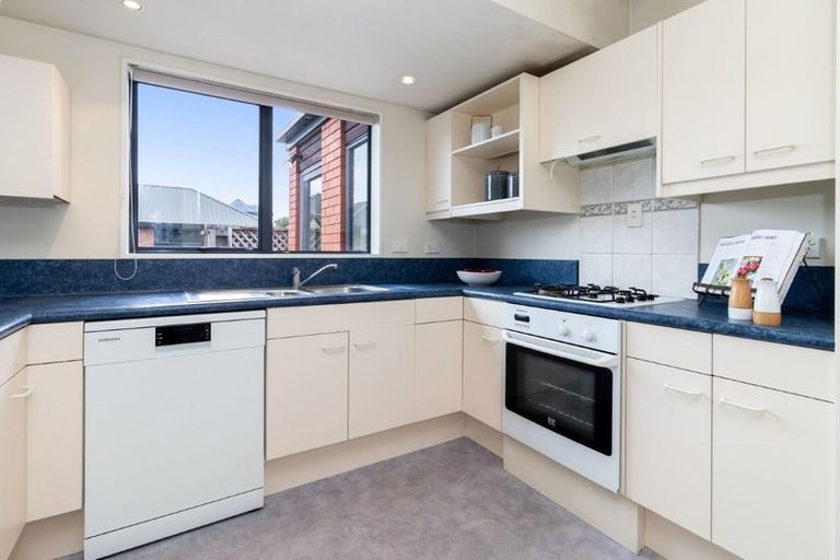 Photo of property in 27 Cardigan Bay Place, Addington, Christchurch, 8024