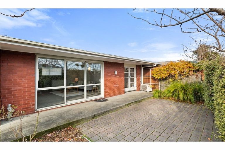 Photo of property in 25 Beckford Road, Saint Martins, Christchurch, 8022