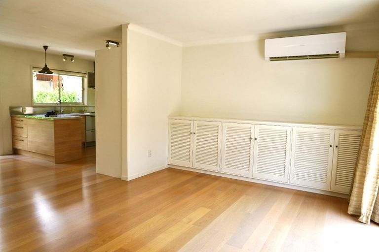 Photo of property in 1/220 Pakuranga Road, Pakuranga Heights, Auckland, 2010