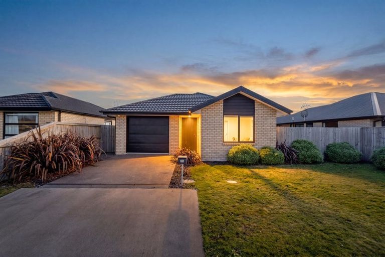 Photo of property in 38 Tara Crescent, Woodend, 7610