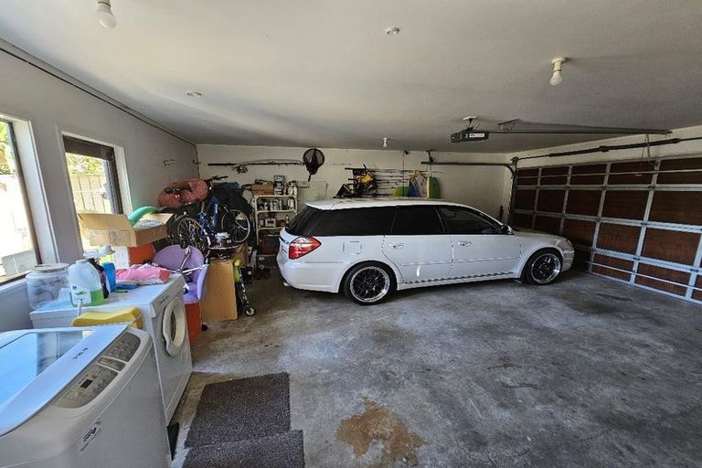 Photo of property in 1 Ridley Green, Churton Park, Wellington, 6037