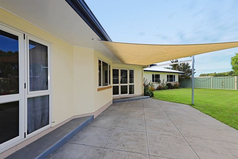Photo of property in 17 Chelsea Drive, Taradale, Napier, 4112