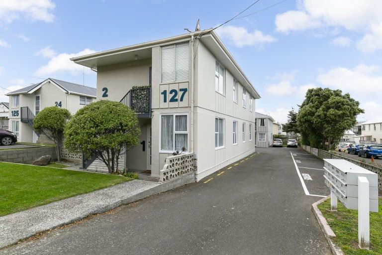 Photo of property in 127u3 Queens Drive, Lyall Bay, Wellington, 6022
