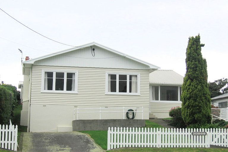 Photo of property in 17 Ocean Road, Paraparaumu Beach, Paraparaumu, 5032