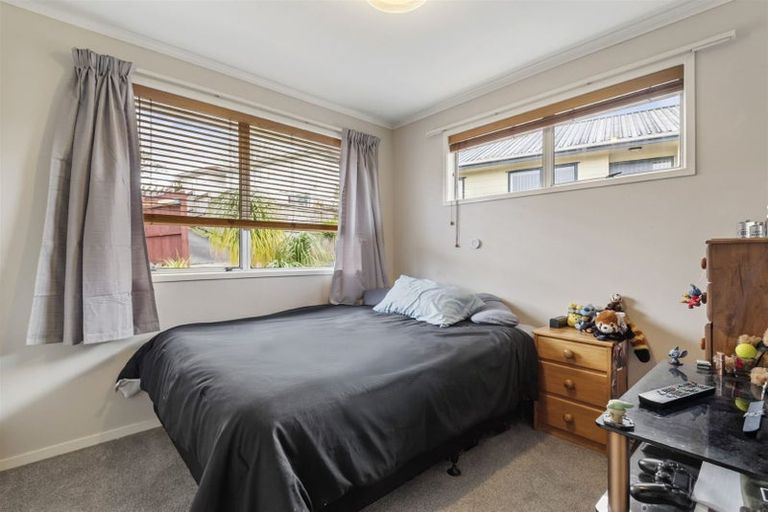 Photo of property in 301 Sunset Road, Sunnynook, Auckland, 0632