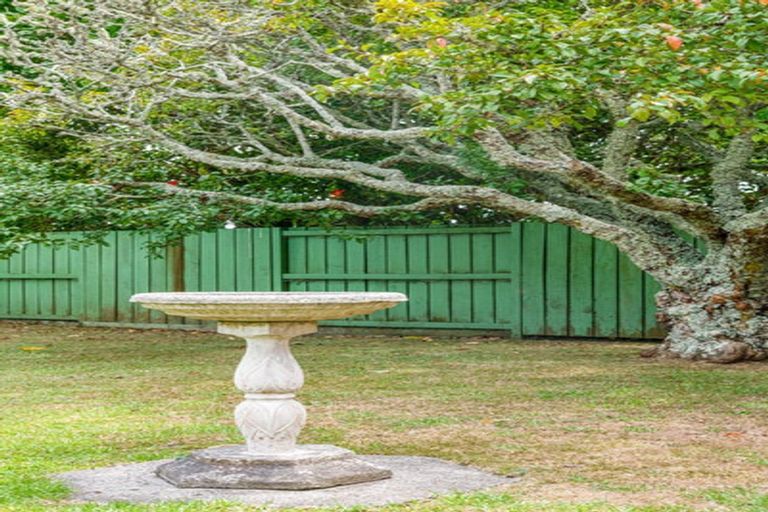 Photo of property in 123 Muir Avenue, Mangere Bridge, Auckland, 2022