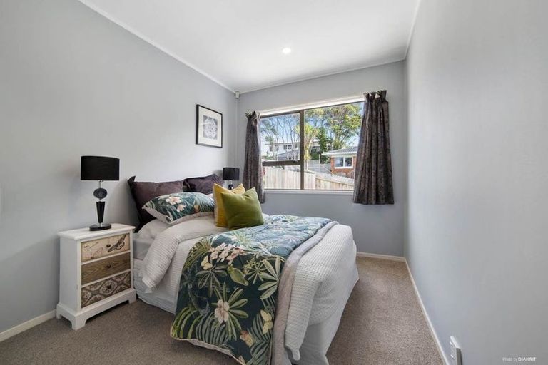 Photo of property in 6 Hiwihau Place, Glenfield, Auckland, 0629