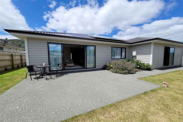 Photo of property in 9 Henrietta Maxwell Grove, Wainuiomata, Lower Hutt, 5014