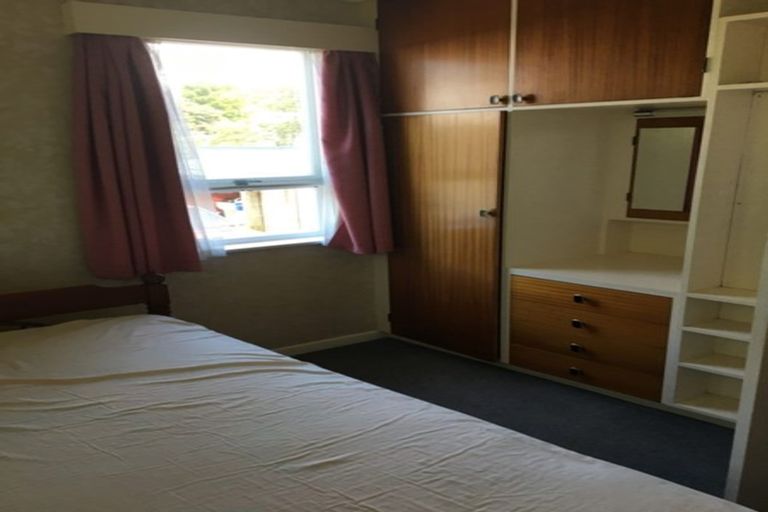 Photo of property in 60 Hogans Road, Glenfield, Auckland, 0629