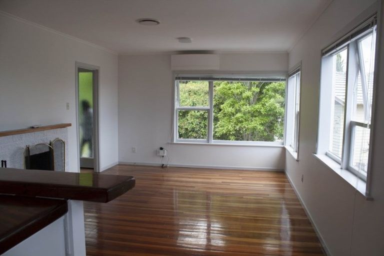 Photo of property in 17 Windy Ridge Road, Glenfield, Auckland, 0629