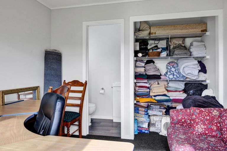 Photo of property in 6 Kamahi Avenue, Hawera, 4610