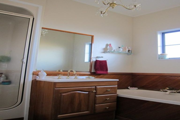 Photo of property in 66 Frobisher Street, Island Bay, Wellington, 6023