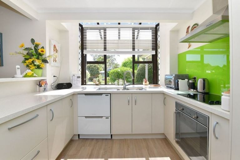 Photo of property in 59 Maygrove Drive, Orewa, 0931