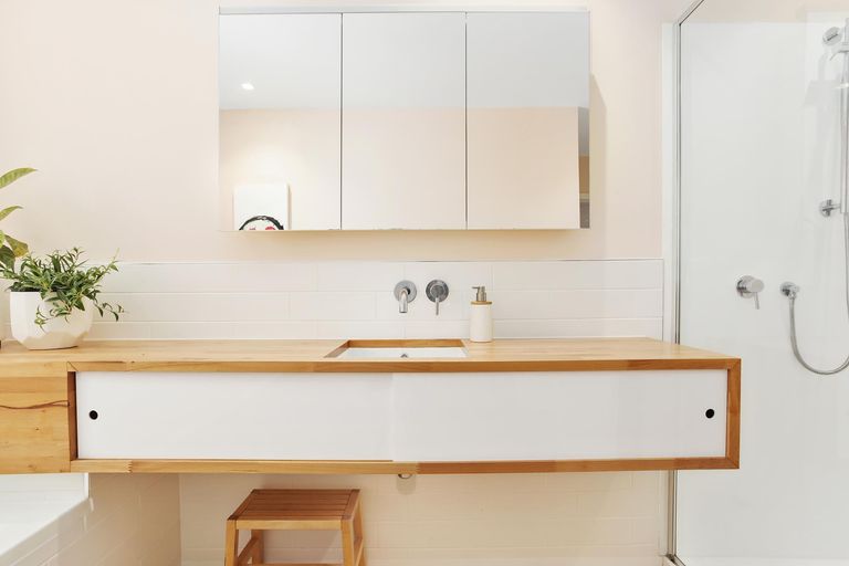 Photo of property in 5 Roby Street, Te Atatu Peninsula, Auckland, 0610