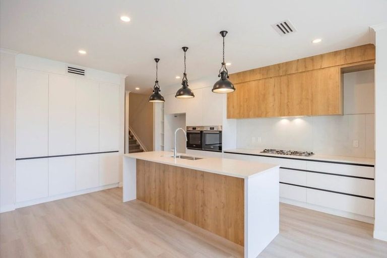 Photo of property in 7 Kikorangi Drive, Wainui, 0992
