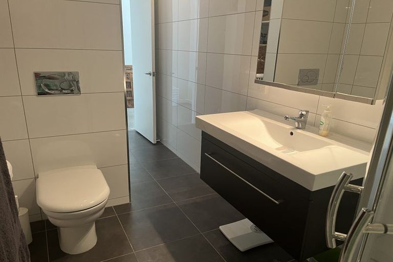 Photo of property in 25u2 Home Street, Mount Victoria, Wellington, 6011