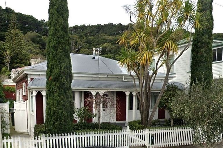 Photo of property in 45 Austin Street, Mount Victoria, Wellington, 6011