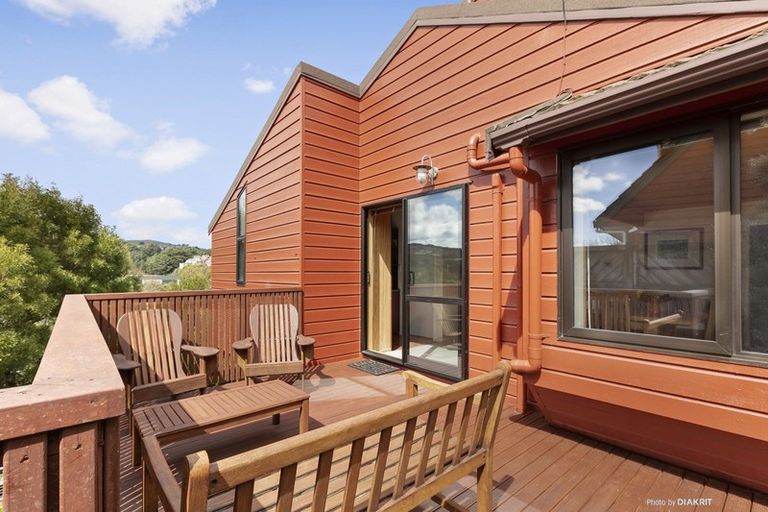 Photo of property in 8 Burbank Crescent, Churton Park, Wellington, 6037