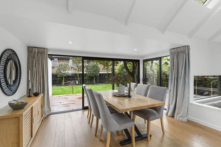 Photo of property in 9 Ringwood Place, Avonhead, Christchurch, 8042