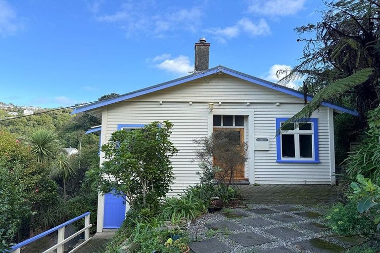 Photo of property in 16 Asquith Terrace, Brooklyn, Wellington, 6021