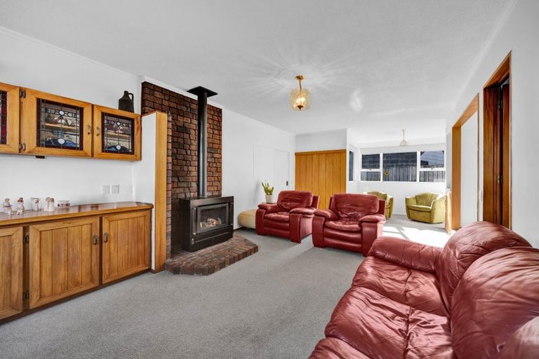 Photo of property in 21 Nikau Street, Inglewood, 4330