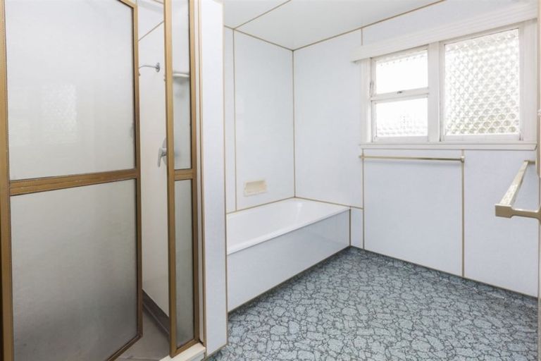 Photo of property in 100 Palatine Terrace, Saint Martins, Christchurch, 8022