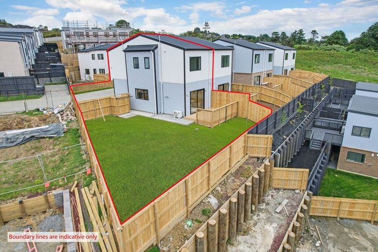 Photo of property in 1 Papauma Place, Papakura, 2110