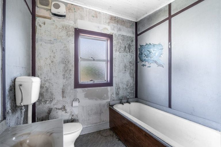 Photo of property in 4 Waverley Street, East Gore, Gore, 9710