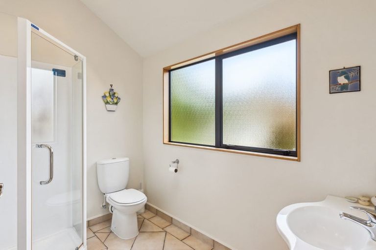 Photo of property in 11 Karu Crescent, Waikanae, 5036