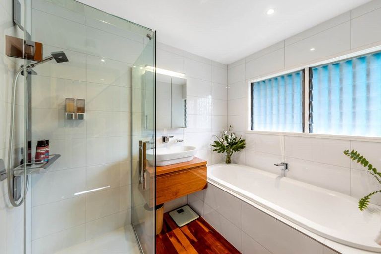 Photo of property in 70 Aramoana Avenue, Devonport, Auckland, 0624