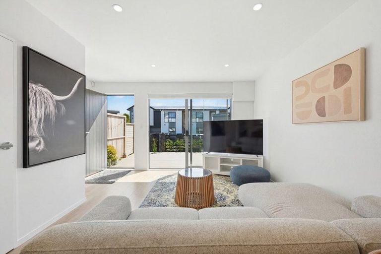 Photo of property in 2/21 Podgora Avenue, Kumeu, 0810