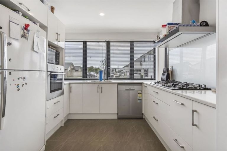 Photo of property in 39 Matata Drive, Takanini, 2112