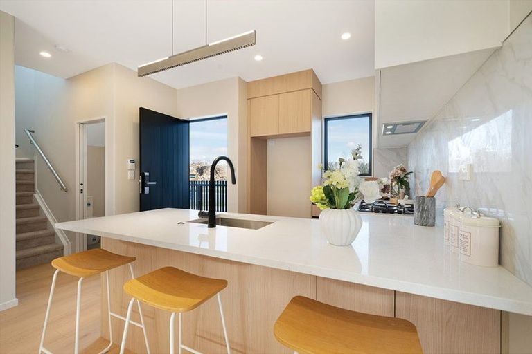 Photo of property in 9 Octans Road, Westgate, 0814