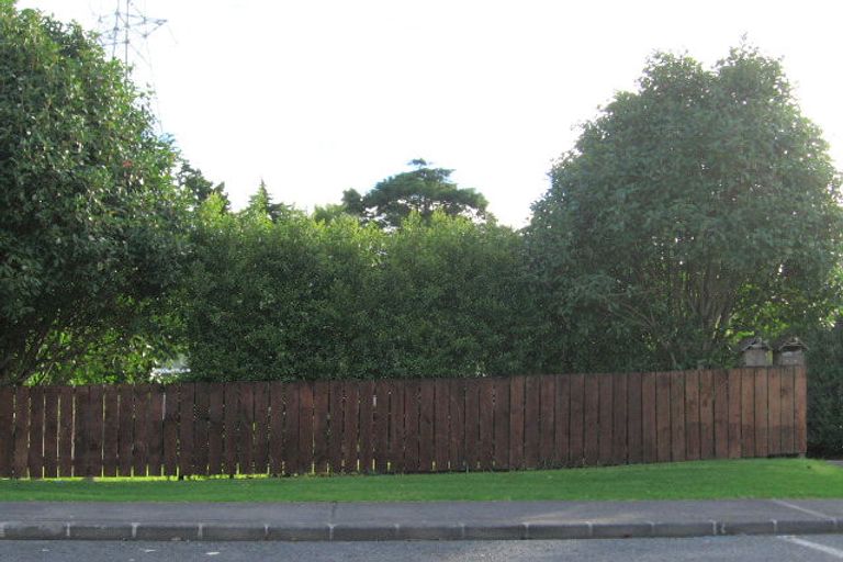 Photo of property in 42 Titoki Street, Te Atatu Peninsula, Auckland, 0610