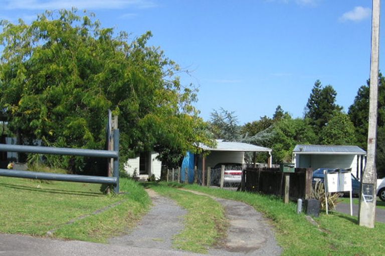 Photo of property in 6 Jarrah Place, Massey, Auckland, 0614