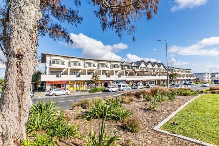 Photo of property in 2/150 Chapel Road, Flat Bush, Auckland, 2019