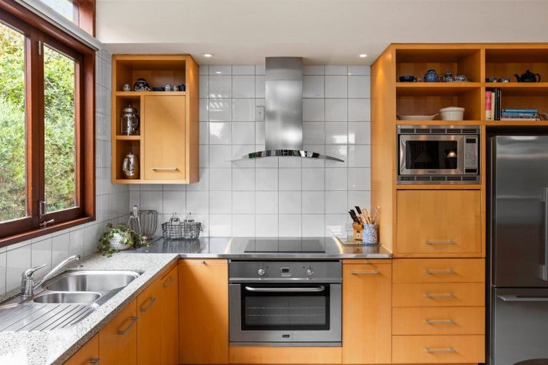 Photo of property in 1a Gillean Street, Havelock North, 4130
